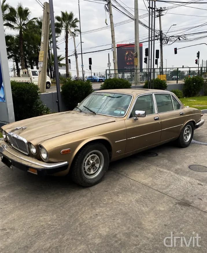 Jaguar XJ